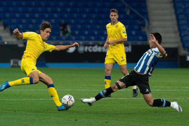 乔帅雪藏王哲林重用胡金秋 后者20分率队首胜