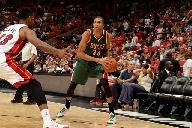 第四届“衢州烂柯杯”世界围棋公开赛本赛首轮战罢